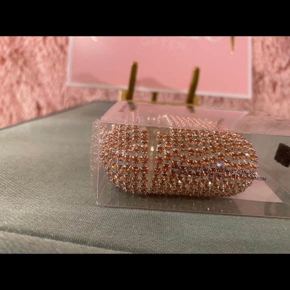 AirPod Sparkly air pods case - Picture 4 of 5